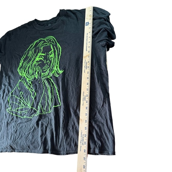Billie Eilish Green Anime Sketch Boxy Black Music Tour T-Shirt 2021 Size L D548 - Picture 7 of 7